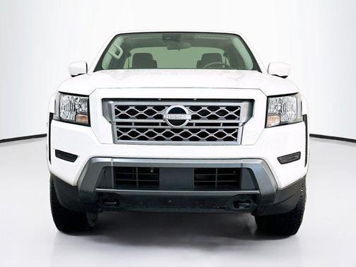 Glacier White 2024 Nissan Frontier SV