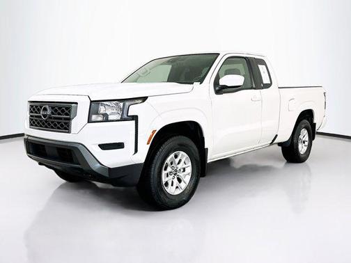 Glacier White 2024 Nissan Frontier SV