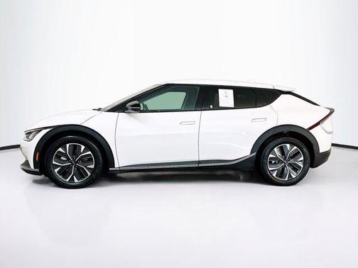 Snow White Pearl 2024 Kia EV6 Light Long Range