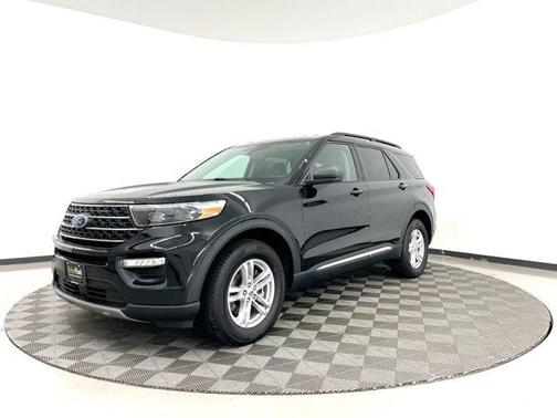 Photo 3 of 39 of 2021 Ford Explorer XLT
