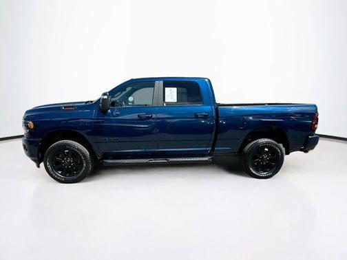 Patriot Blue Pearlcoat 2024 RAM 2500 Big Horn Crew Cab 4x4 6'4' Box