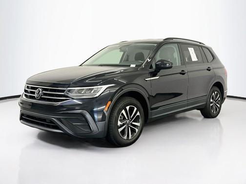 Deep Black Pearl 2022 Volkswagen Tiguan 2.0T S 4MOTION