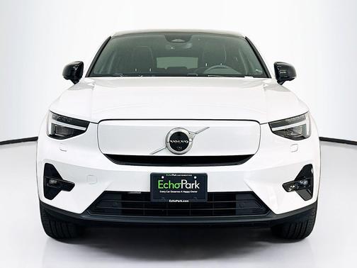 Crystal White Metallic 2023 Volvo C40 Recharge Pure Electric Twin Ultimate