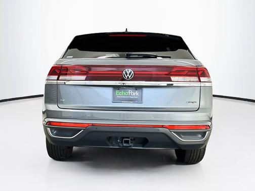 Platinum Gray Metallic 2025 Volkswagen Atlas Cross Sport 2.0T SE w/Technology 4MOTION