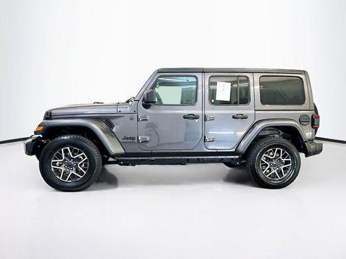 Granite Crystal Metallic Clearcoat 2025 Jeep Wrangler 4-Door Sahara 4x4