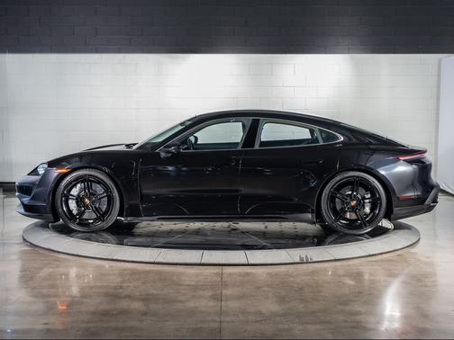 2023 Porsche Taycan Turbo