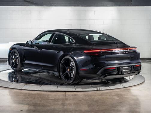 2023 Porsche Taycan Turbo