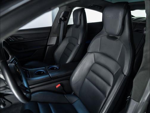 2023 Porsche Taycan Turbo