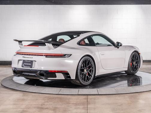2024 Porsche 911 Carrera 4S