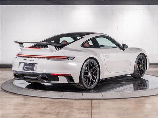 2024 Porsche 911 Carrera 4S