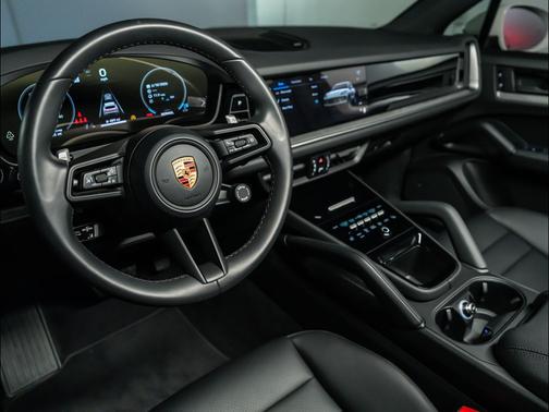 Chalk 2026 Porsche Cayenne Cayenne