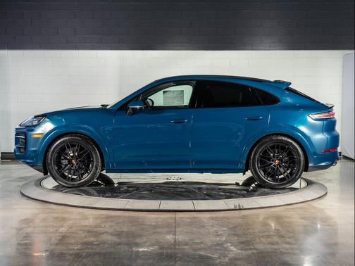 2026 Porsche Cayenne GTS