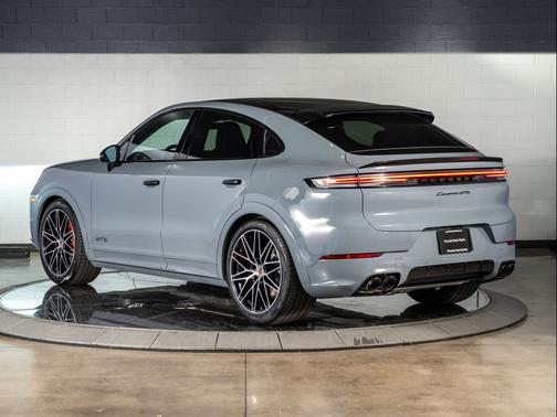 Arctic Grey 2026 Porsche Cayenne GTS