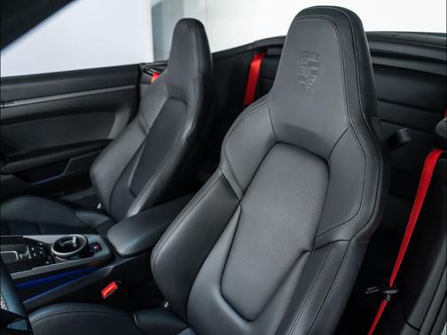 2025 Porsche 911 Carrera