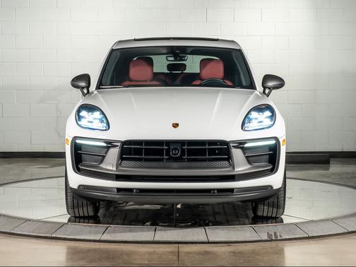 2025 Porsche Macan T