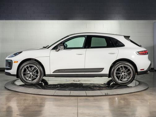 2025 Porsche Macan T