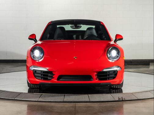 2015 Porsche 911 Carrera