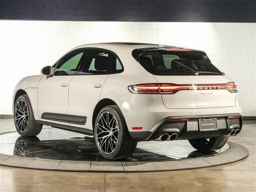2025 Porsche Macan Base