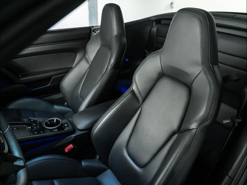 2022 Porsche 911 Carrera 4 GTS