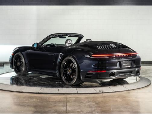 2022 Porsche 911 Carrera 4 GTS