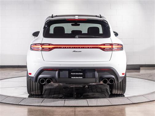 2025 Porsche Macan BASE
