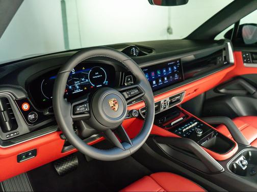Chromite Black Metallic 2026 Porsche Cayenne Cayenne