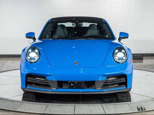 2025 Porsche 911 Carrera