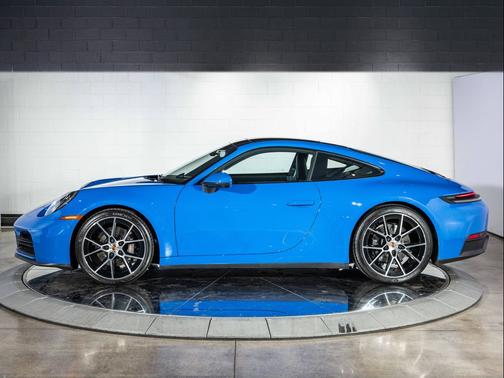 2025 Porsche 911 Carrera