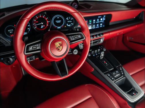 2022 Porsche 911 Carrera