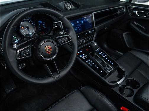 2025 Porsche Macan S