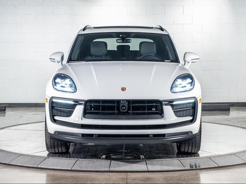 2025 Porsche Macan S
