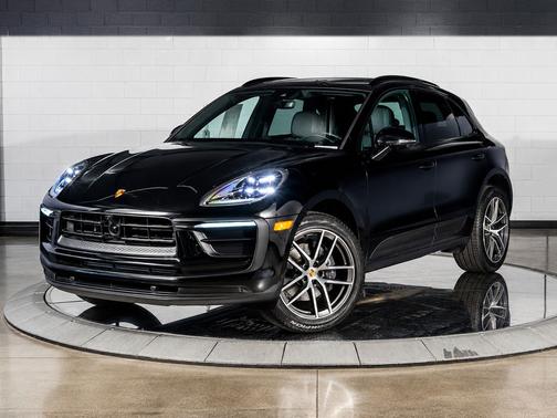 BLACK 2026 Porsche Macan Macan