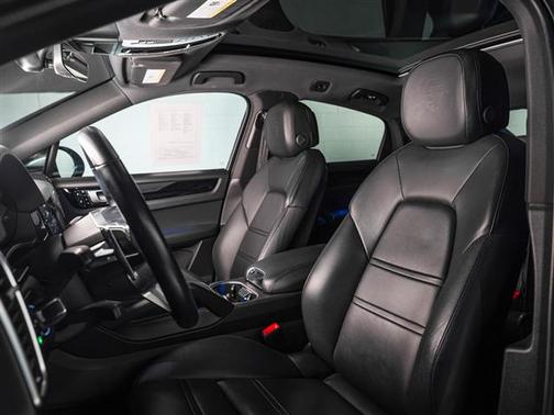 2021 Porsche Cayenne Base