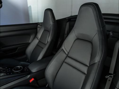BLACK 2026 Porsche 911 Carrera