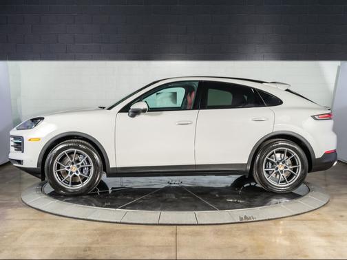 Chalk 2026 Porsche Cayenne Cayenne