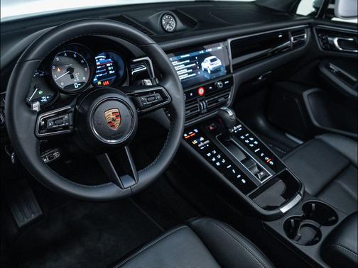 2025 Porsche Macan S