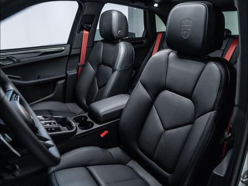2025 Porsche Macan S