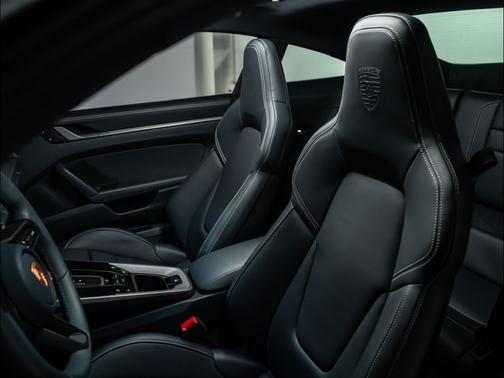 2025 Porsche 911 Carrera