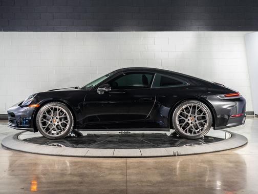 2025 Porsche 911 Carrera