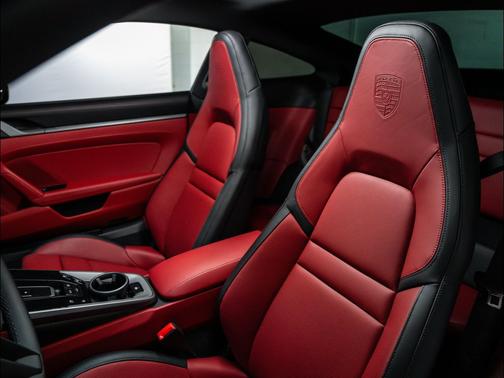 2025 Porsche 911 Carrera