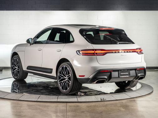 2024 Porsche Macan Base