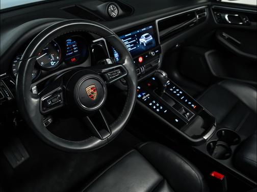 2024 Porsche Macan Base