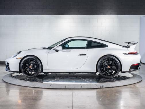 2025 Porsche 911 