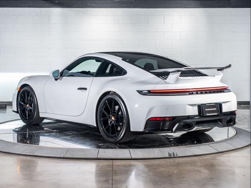 2025 Porsche 911 