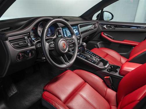 2025 Porsche Macan Base