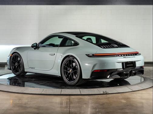 2025 Porsche 911 Carrera GTS