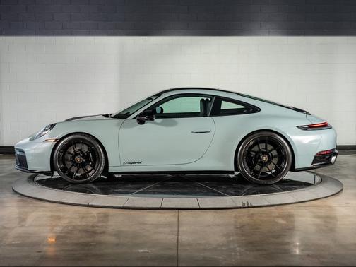 2025 Porsche 911 Carrera GTS