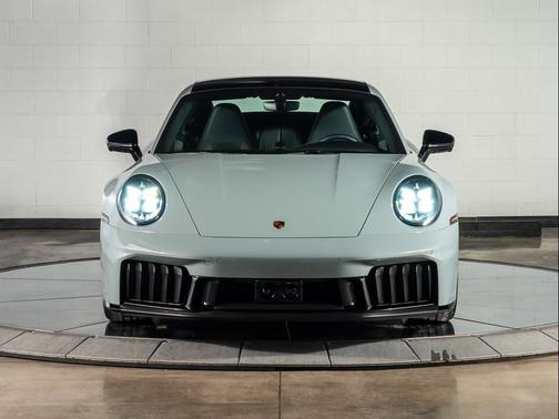 2025 Porsche 911 Carrera GTS