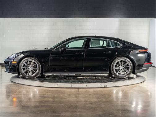 2026 Porsche Panamera Base
