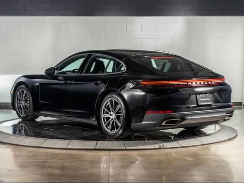 2026 Porsche Panamera Base